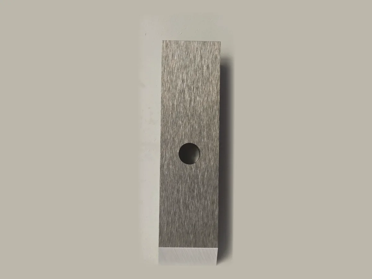 Custom shaped blade · TS-059