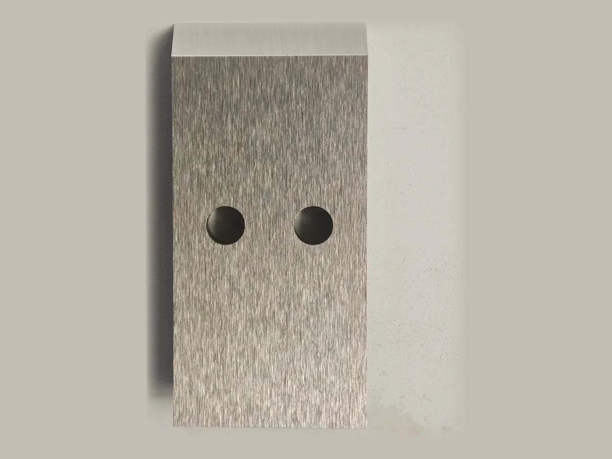 Custom shaped blade · TS-060
