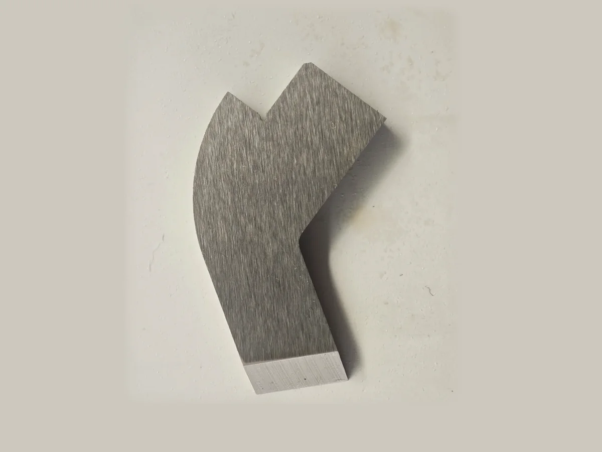 Custom shaped blade · TS-061