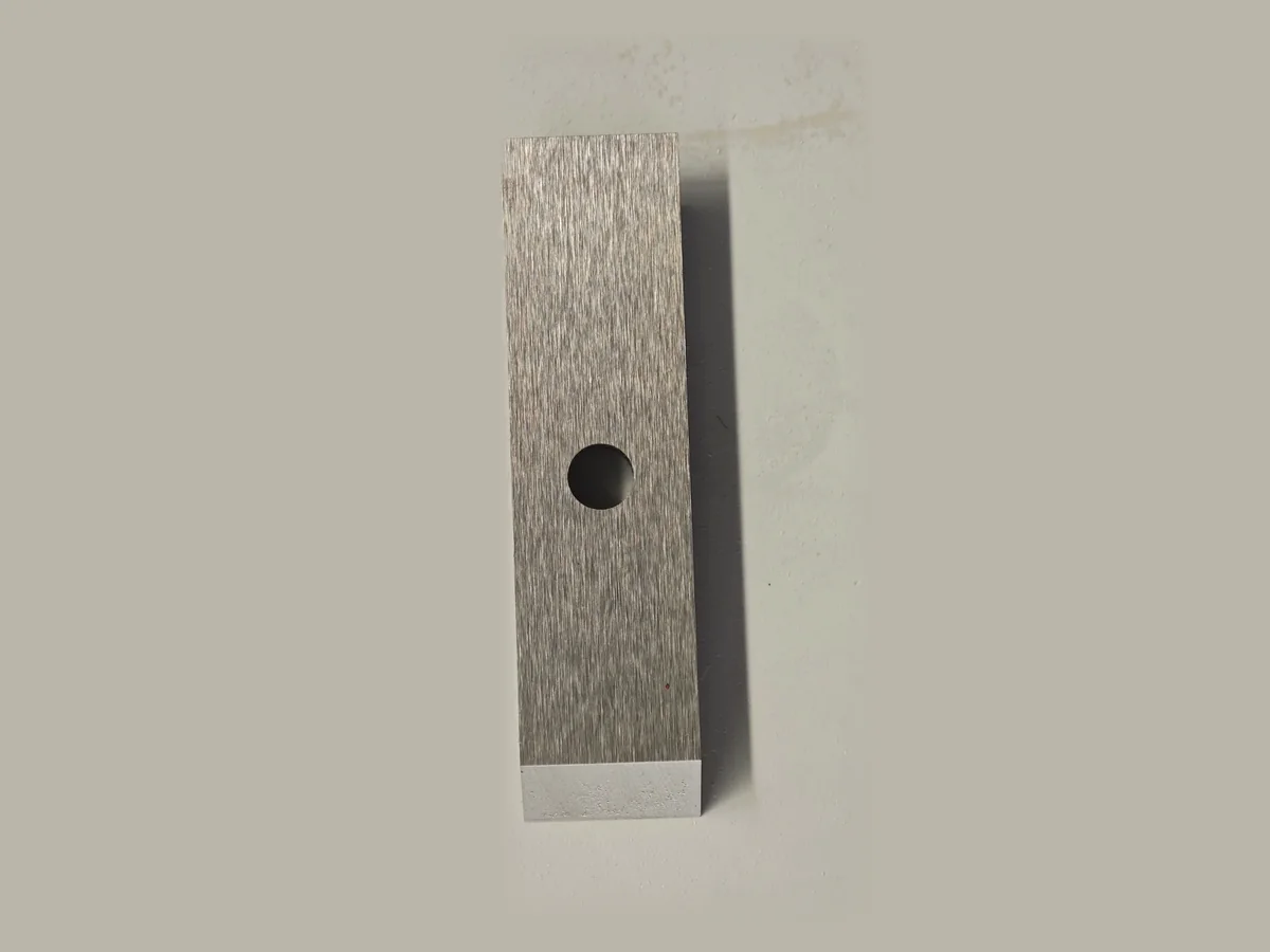 Custom shaped blade · TS-062